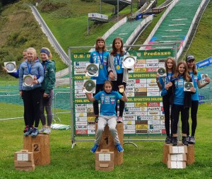 podio salto a squadre femminile