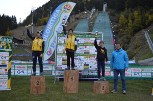 Podio U14M con Sandro Pertile, Race Director salto FIS e figlio di Pietro Pertile